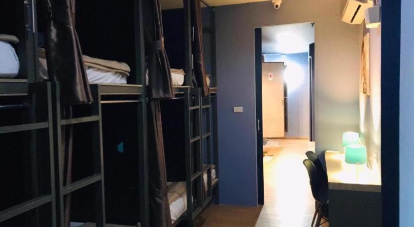 Hostel Sleep Cafe @ Hidee Bangkok